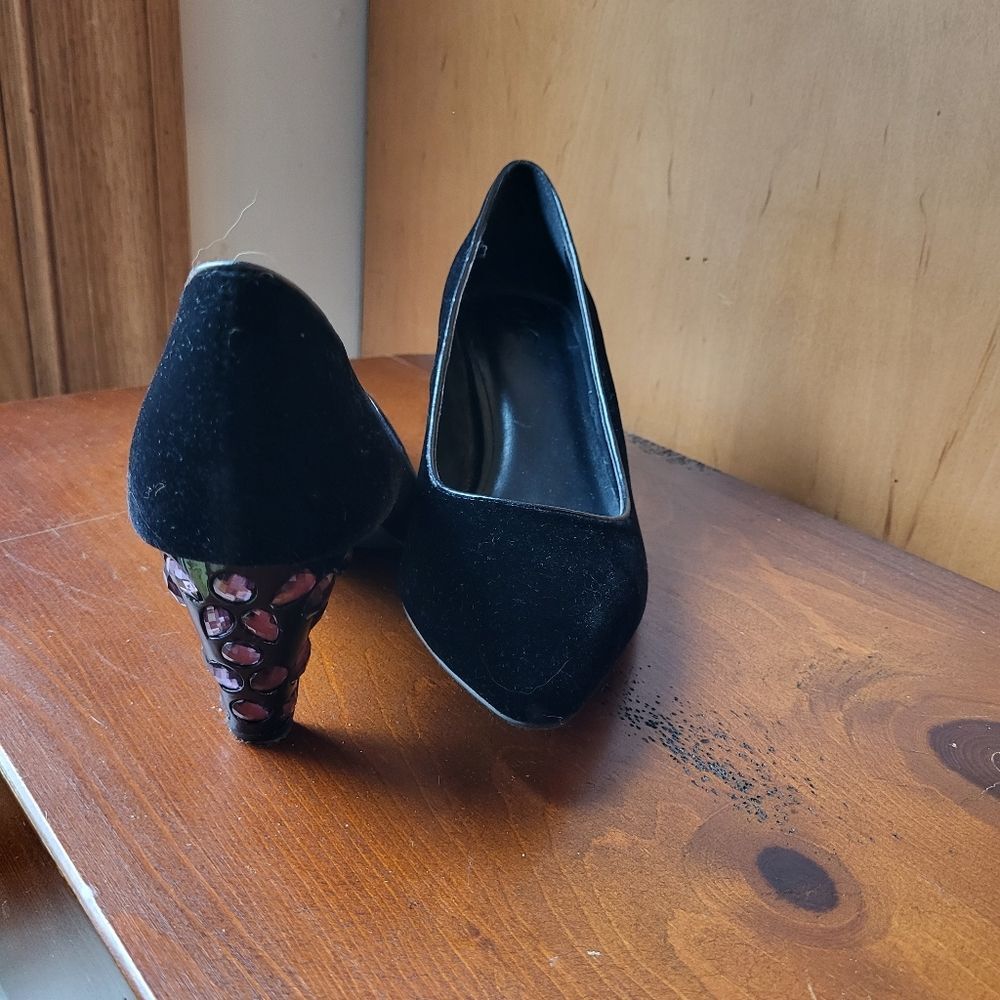 Elegant Velvet Shoes with Jewel Studded Heel - Size 8.5